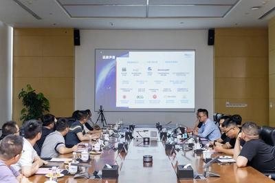 天合光能与西安黄河光伏科技深化技术交流，共绘光伏产业合作新蓝图