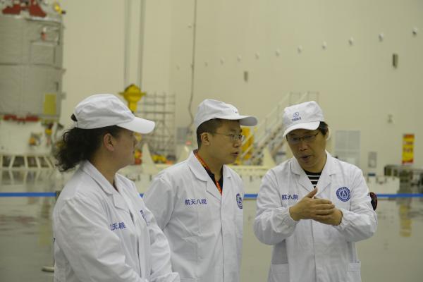 天舟首飞 上海团队平均37.5岁，有上海工匠有“航二代” 技术交流